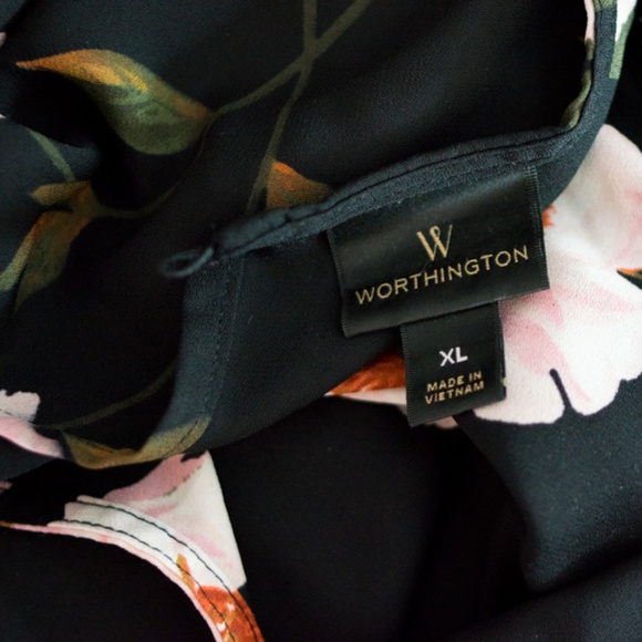Classy Worthington Blouse - Picture 8 of 8